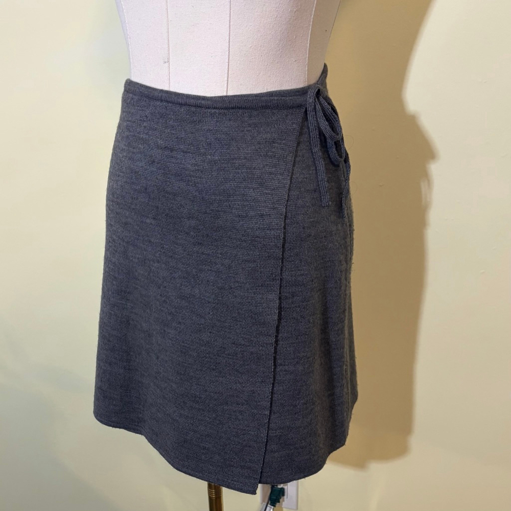 Club Monaco Women’s Wool Gray Knit Wrap Mini Skirt M